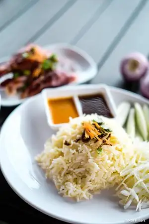 Nostimo's Hainan Chicken Rice Food Photo 2