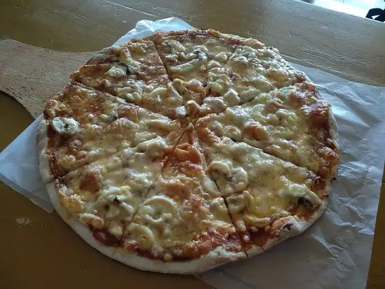 Calda Pizza Food Photo 1