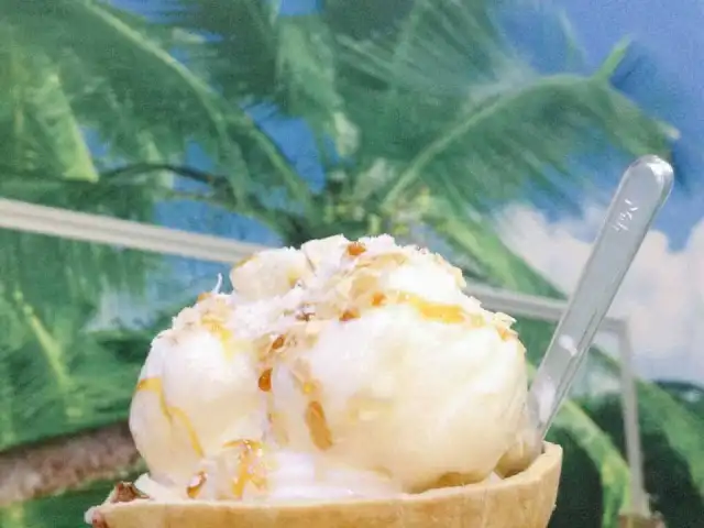 Saranira Coconut Ice Cream Food Photo 4