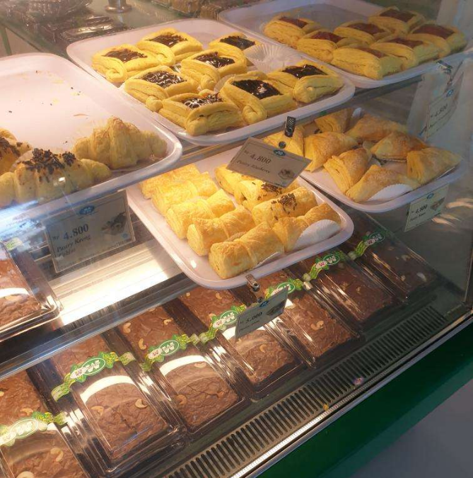 Majestyk Bakery & Cake Shop terdekat Restoran dan Tempat Makan Kue