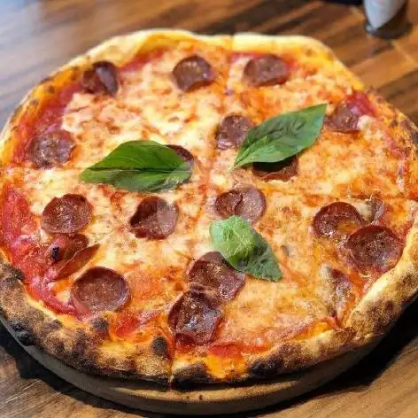 Gambar Makanan Pizza Krust, Senopati 3