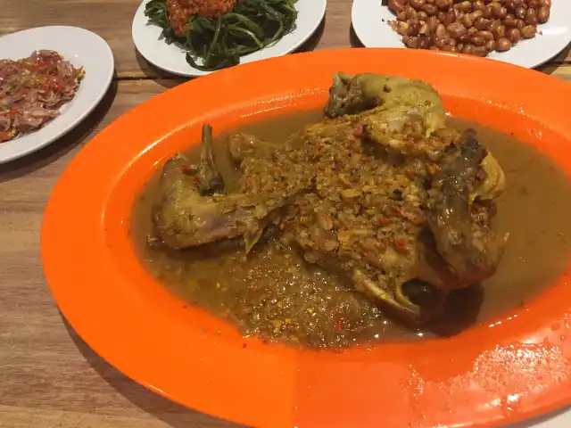 Ayam Betutu Khas Gilimanuk Bali