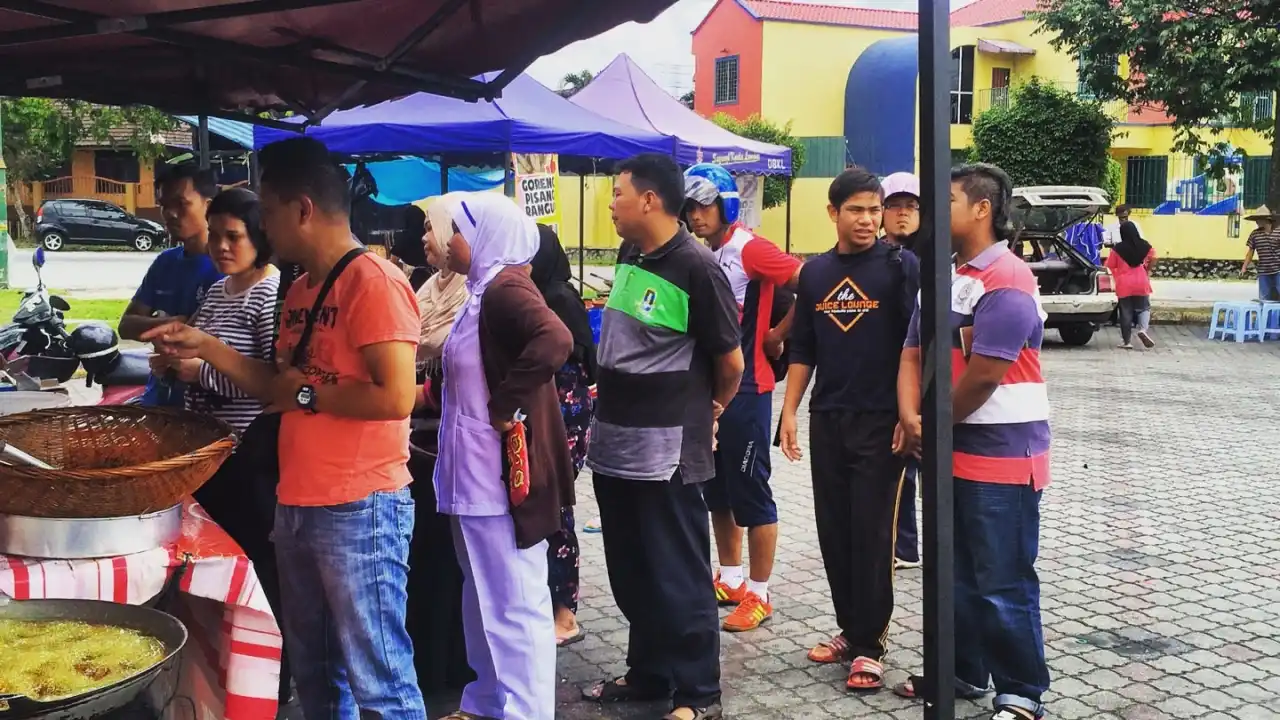 Aliff Nasi Kukus Ayam Goreng Berempah