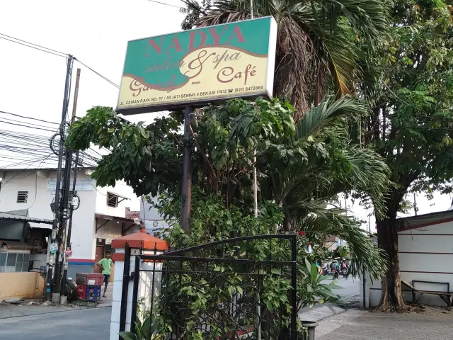 Gambar Makanan Ganesh Cafe 8