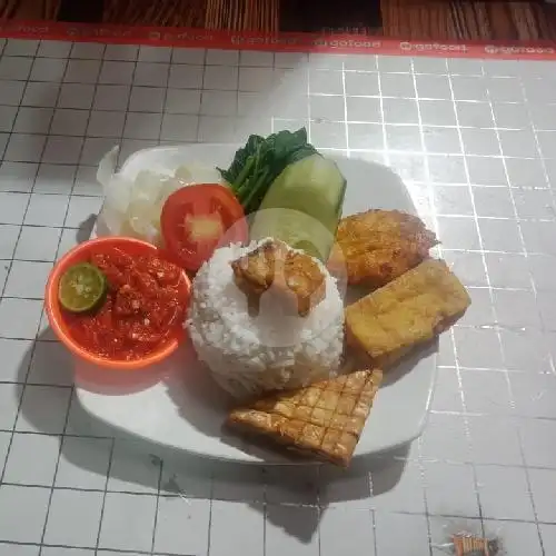 Gambar Makanan Nasi Tempong Penyetan Mbak Nur-Renon, Denpasar Selatan/Denpasar. 5
