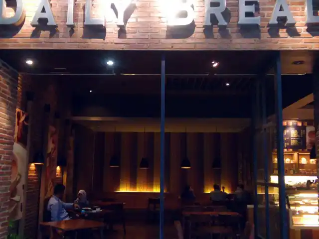 Gambar Makanan Daily Bread Bakery Cafe 17