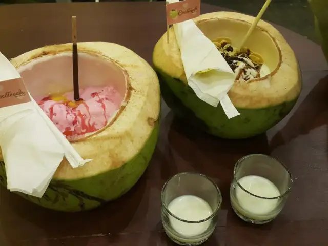 Gambar Makanan Cocotrack Dessert & Cafe 3