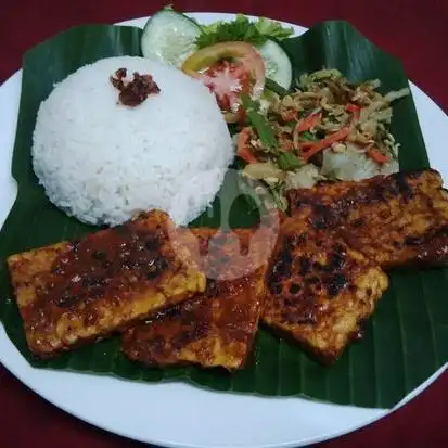 Gambar Makanan Ikan Bakar Madu Amak Ibra, Sebelum Pertigaan Pie Susu 2