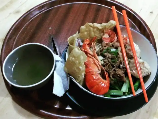 Gambar Makanan Mie Lobster 5