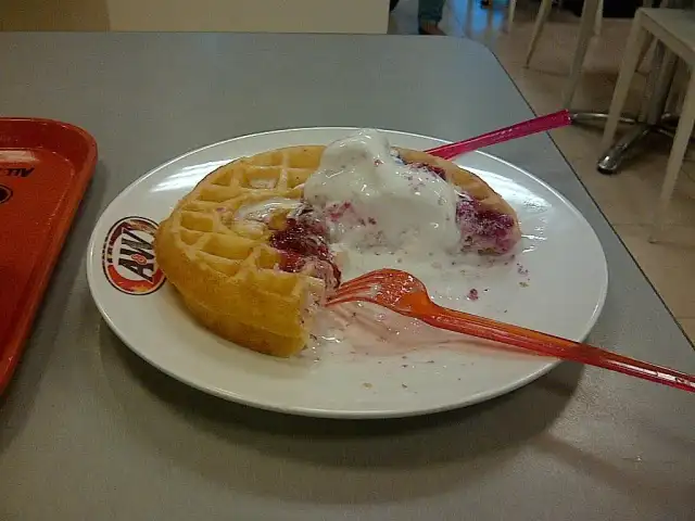 Gambar Makanan A&W Plaza Mulia 1