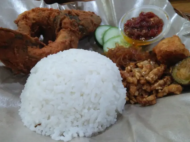 Gambar Makanan Ayam Penyet Surabaya 11