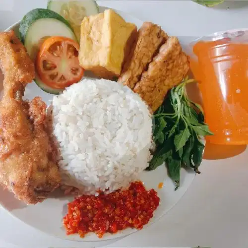 Gambar Makanan Ayam Bakar Goreng Lalapan Bollo, Makassar 1