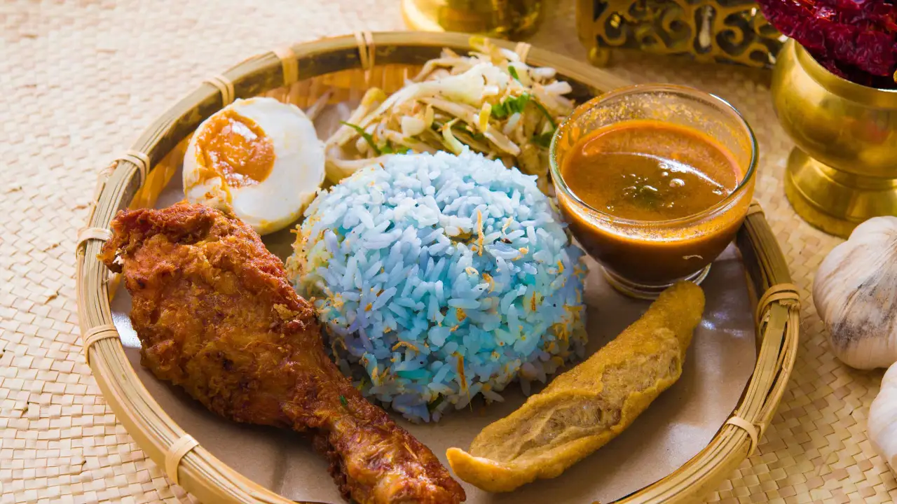 Nasi Kerabu Kak Ngah