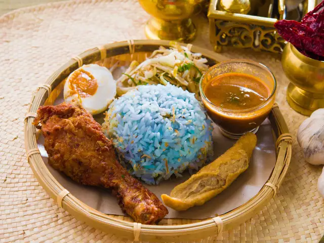 Nasi Kerabu Kak Ngah