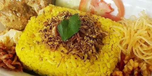 Lontong Medan & Nasi Kuning Mama Dara, Besi Jangkang