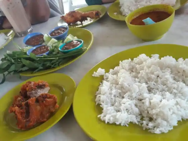 Restoran Bawal Goreng Awal Hashmin Food Photo 15