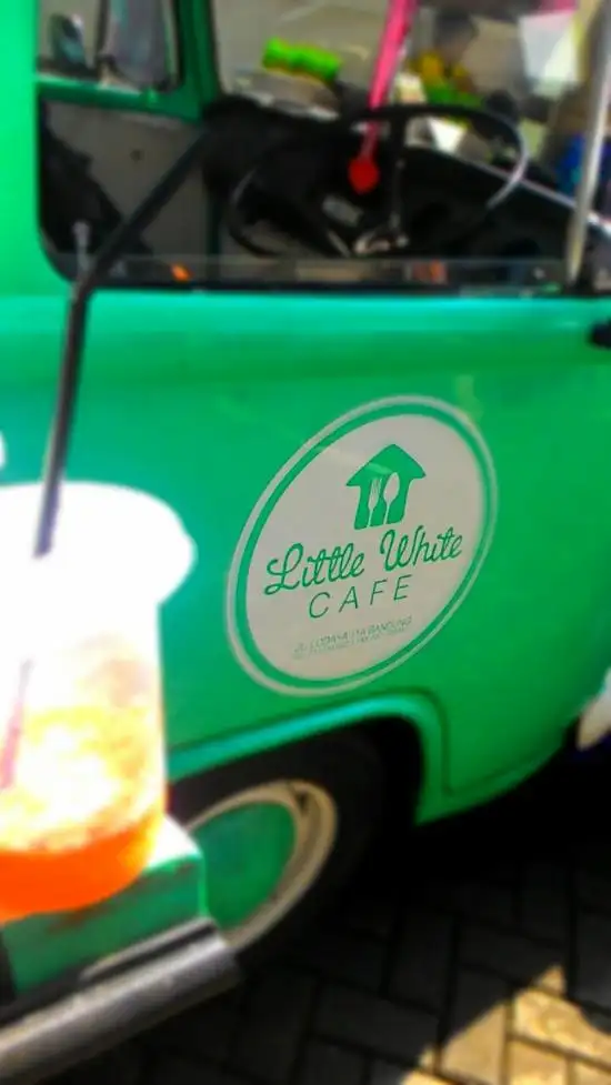 Gambar Makanan Little White Cafe 6