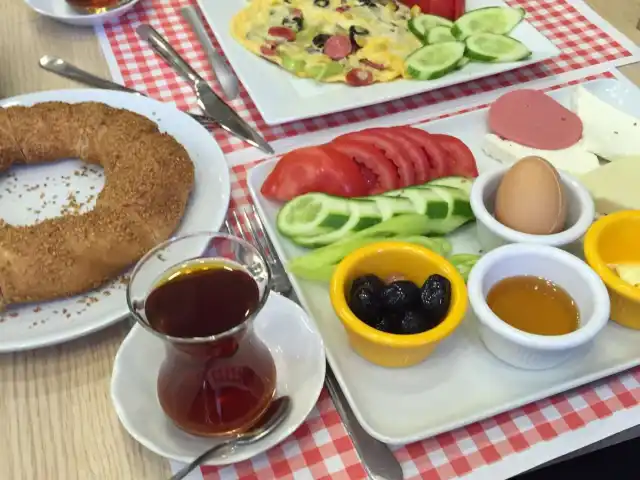 Simit Centrum Bistro Cafe'nin yemek ve ambiyans fotoğrafları 3