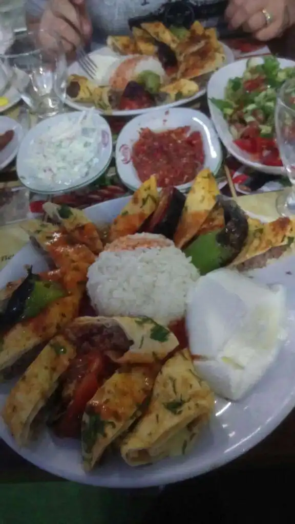 Ayhan Usta Kebap ve Lahmacun Salonu'nin yemek ve ambiyans fotoğrafları 7