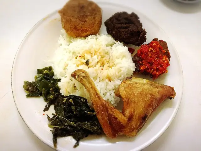 Gambar Makanan Padang Jaya 7