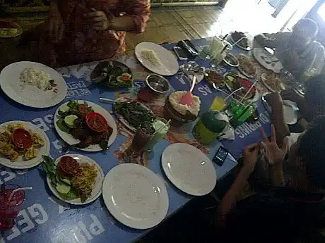 Gambar Makanan Ayam Goreng Pak Maning 9