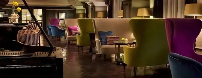 The Bar and Lounge - Hotel Gran Mahakam