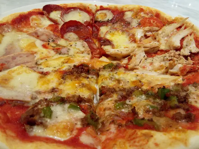 Gambar Makanan Pizza Marzano 13