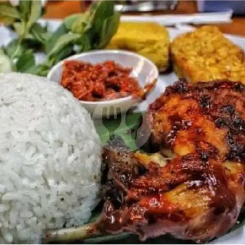 Gambar Makanan Lalapan Devycha, Denpasar 2