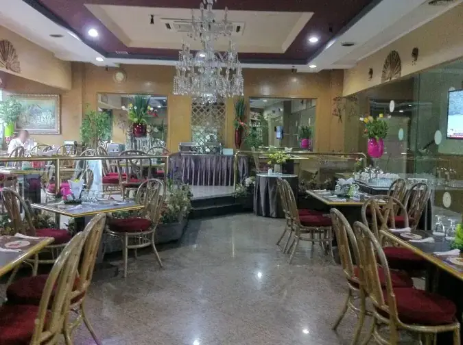 Theresia Cafe - Hotel John's Pardede International