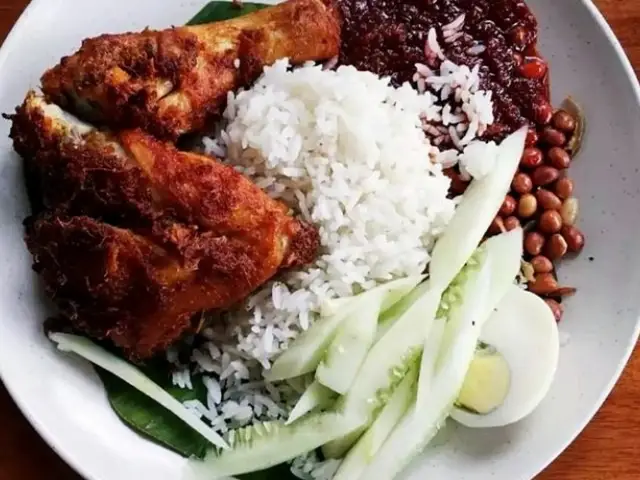 Nasi Lemak Kukus Kak Leha Food Photo 2