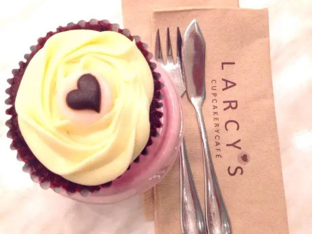 Larcy's Cupcakery Cafe Food Photo 17