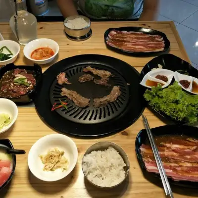 Gijeogeun Korean BBQ