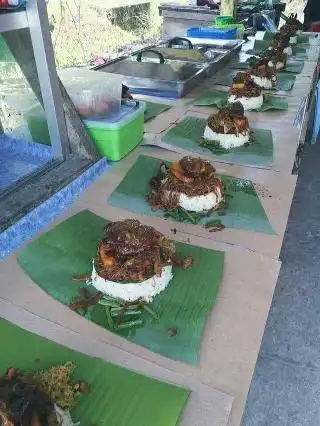 Aroma Tradisi Kak Ton - Nasi Ambeng Food Photo 1
