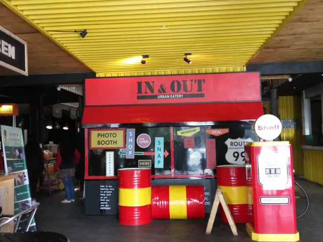 Gambar Makanan IN & OUT Urban Eatery Café 3