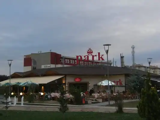 Park Cafe &amp; Restoran