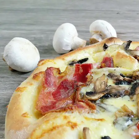 Gambar Makanan Luca`s Pizza Seminyak 16