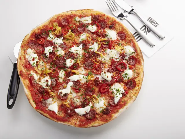 Gambar Makanan Pizza Marzano 6