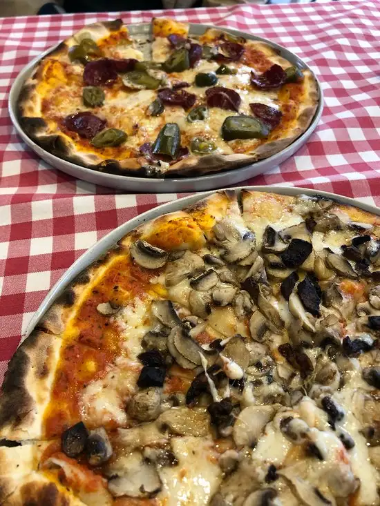 Pizzeria 14'nin yemek ve ambiyans fotoğrafları 10
