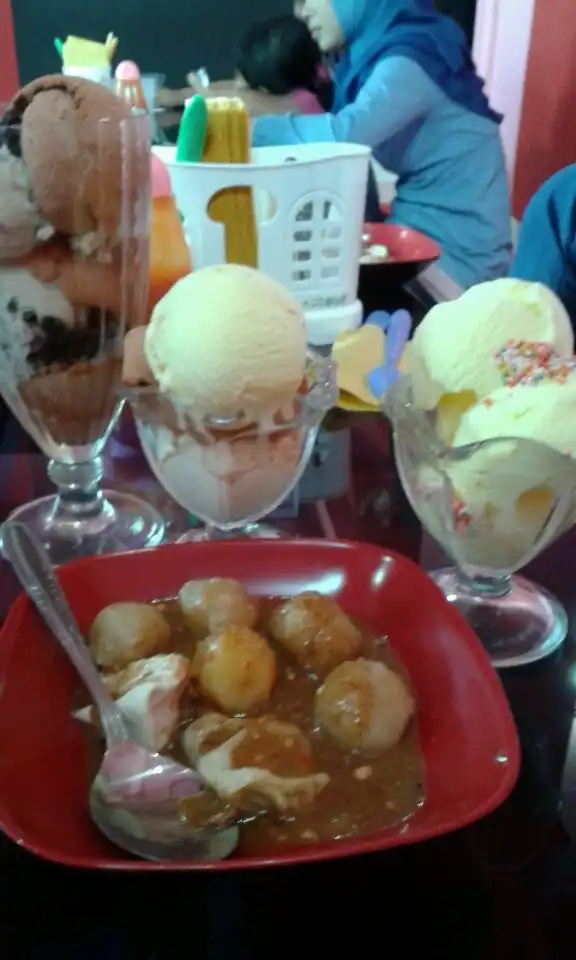 Gambar Makanan Bakoel Ice Cream 5