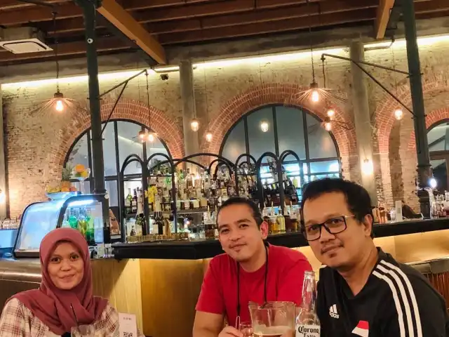 Gambar Makanan Spiegel Bar & Bistro 1