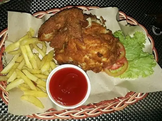 Gambar Makanan Birds & Burgers 10