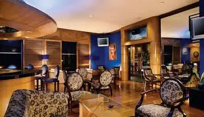 Gambar Makanan Blue Bar - Lumire Hotel 2