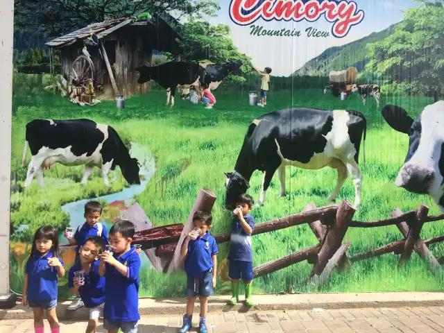 Gambar Makanan Cimory Resto & Yogurt Mountain Riverside View 6