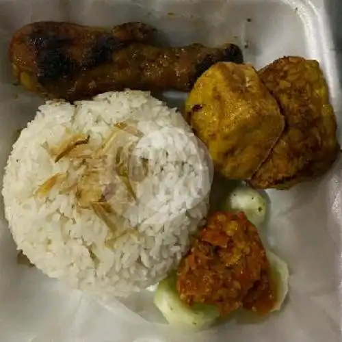 Gambar Makanan Nasi Ayam Bebek Bumbu Ireng, Jl. Cipanas Babakan No.21 6