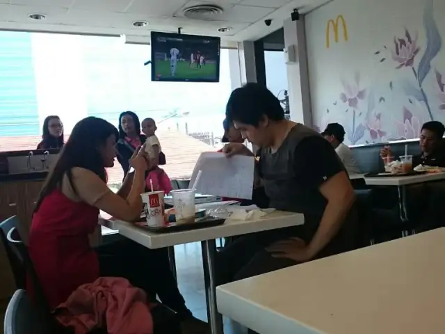 Gambar Makanan McDonald's Pandanaran 4