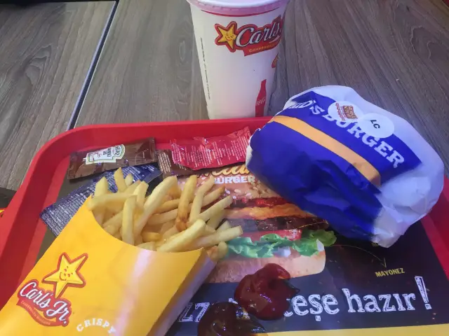 Carl's Jr.'nin yemek ve ambiyans fotoğrafları 19