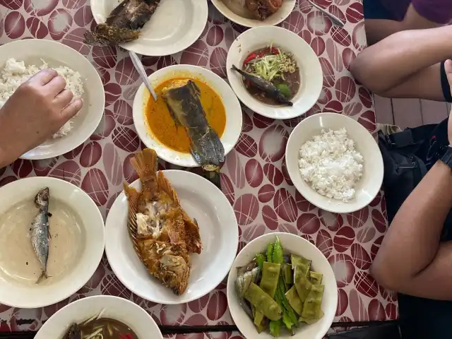 Nasi Ulam Cikgu Taman Tengku Anis Food Photo 3