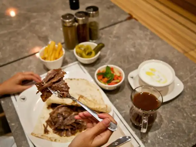 LezzetCo Döner'nin yemek ve ambiyans fotoğrafları 3