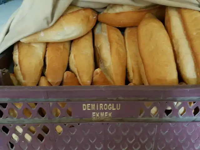 Demiroğlu Kardeşler Ekmek Fırını'nin yemek ve ambiyans fotoğrafları 1