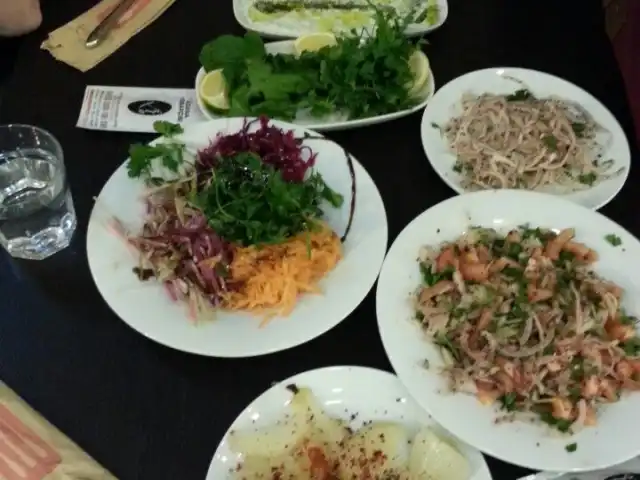 İlo Meşhur Adana Kebapçısı'nin yemek ve ambiyans fotoğrafları 4